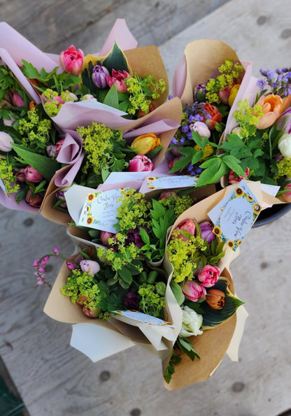 LETHBRIDGE & AREA - 4 SPRING - FALL  BOUQUETS